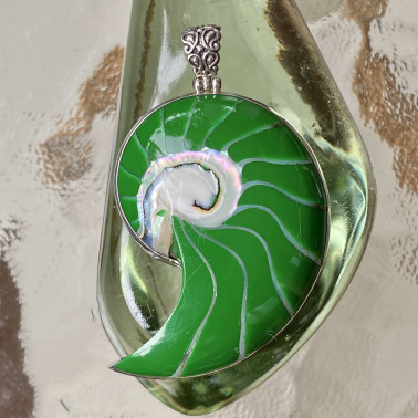 PD 06256 L-GR-(HANDMADE 925 BALI SILVER PENDANTS WITH NATURAL NAUTILUS SHELL)